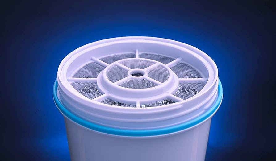 ZeroWater ZR-006 ポット型浄水器 22カップ　交換フィルター6つ Amazon.com: ZeroWater 22 Cup Water Filter Dispenser + 3